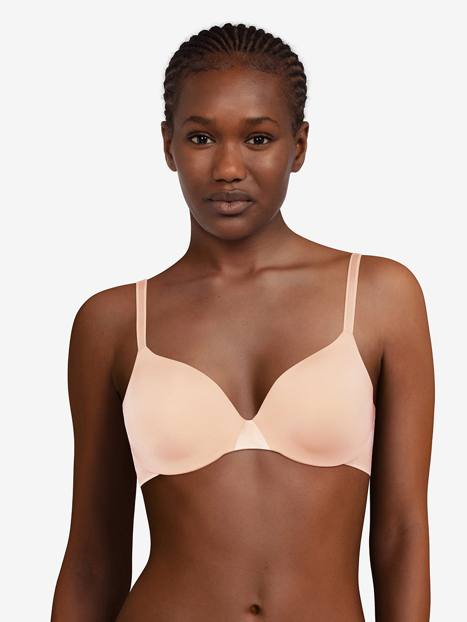 Sujetador con copa invisible Essentiall de Chantelle C15G60
