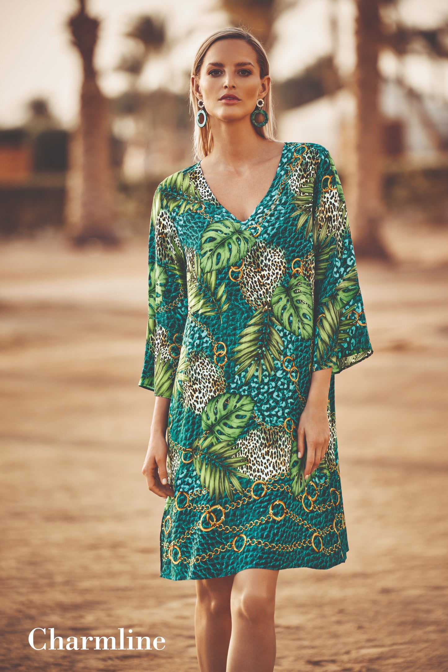 Vestido tipo túnica con estampado selvático de Charmline C3789_652_910