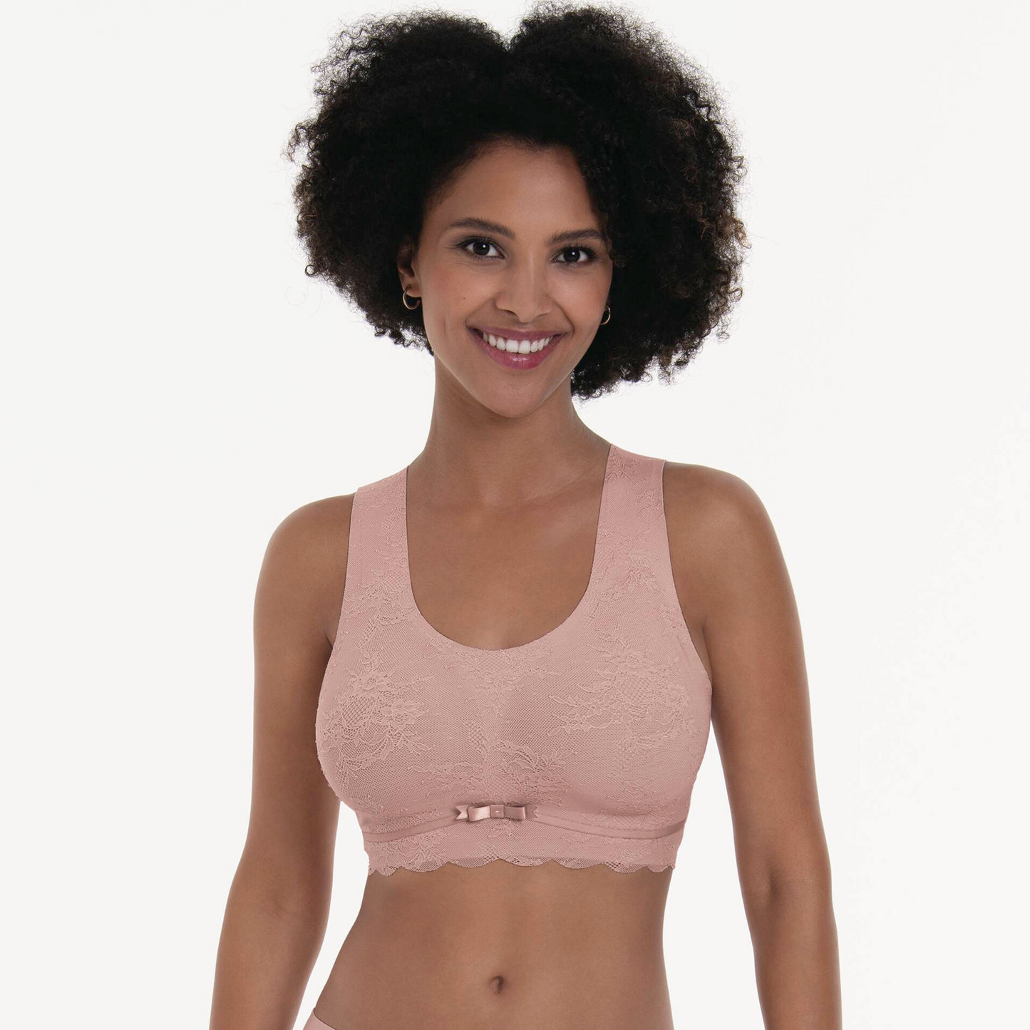 Sujetador confort sin aros y con cazuelas extraíbles ESSENTIAL LACE BRALETTE de Anita 5400
