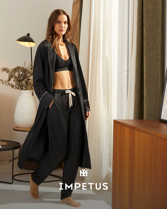 Bata de mujer en modal de IMPETUS IM8641O0200